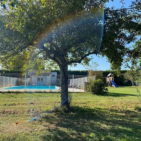 Maison Perigourdine 14 Personnes Avec Piscine Busserolles