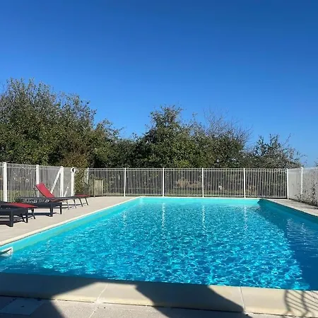 Maison Perigourdine 14 Personnes Avec Piscine Busserolles